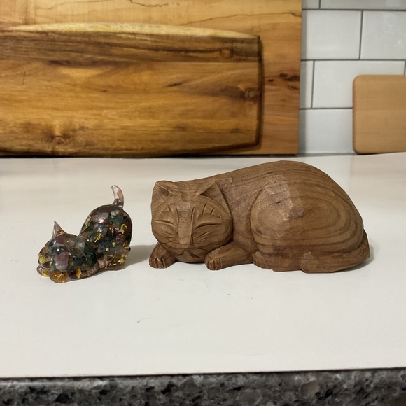 VTG Hand Carved Wooden Cat Figure Curled Up Sleeping & Small Resin Cat Figure - Picture 8 of 8